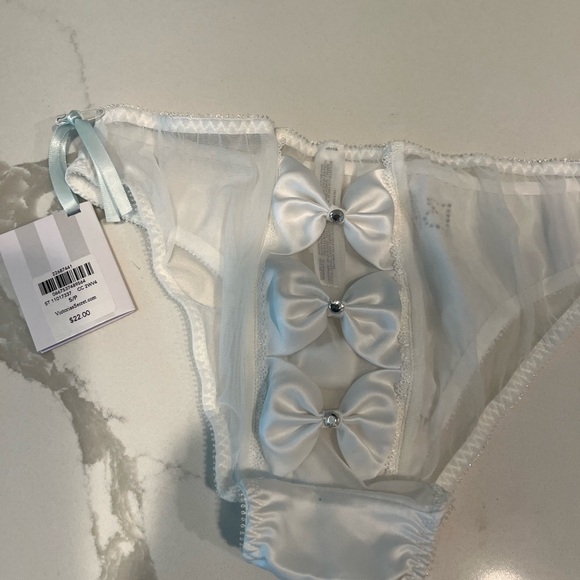 “BRIDE” white thong, 3 bows, rhinestones - Picture 3 of 3